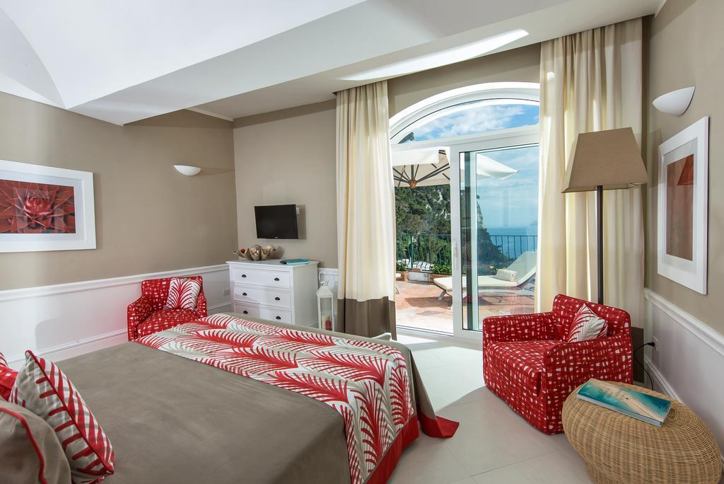 Suite mit Meerblick und Terrasse.