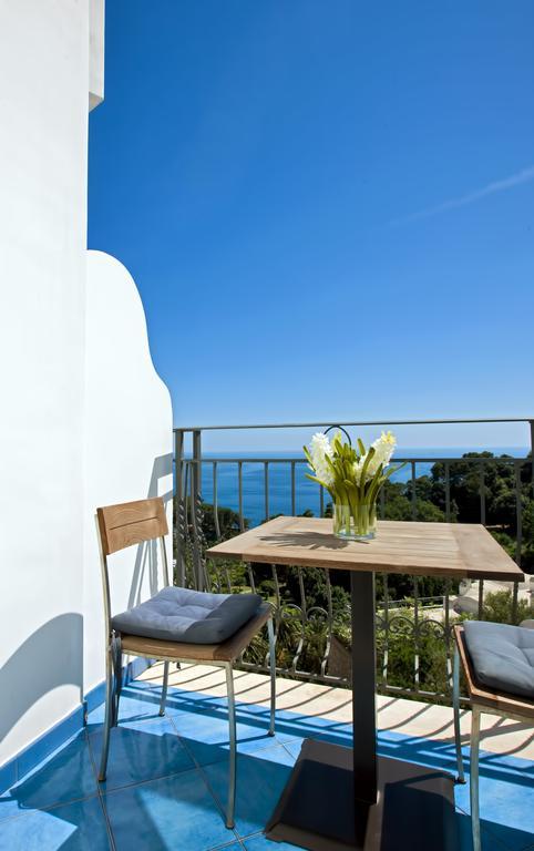 Deluxe Room Top Floor Sea View balcony